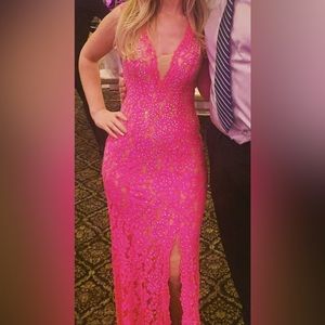 Beautiful hot pink evening gown!
